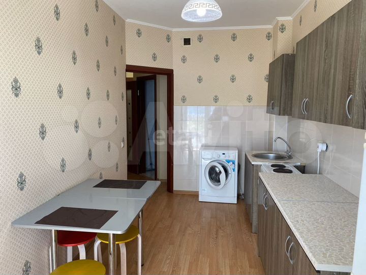 1-к. квартира, 40 м², 8/16 эт.