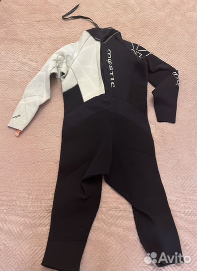 Гидрокостюм