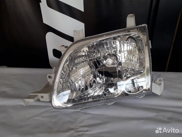 Фара левая toyota town Аce 1999- Новая ST28123L