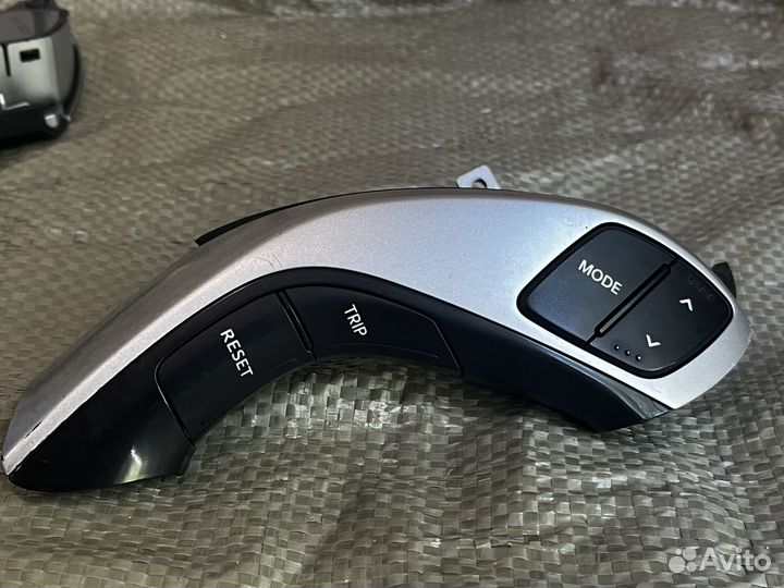 Кнопки на руль Hyundai Elantra V MD / i30