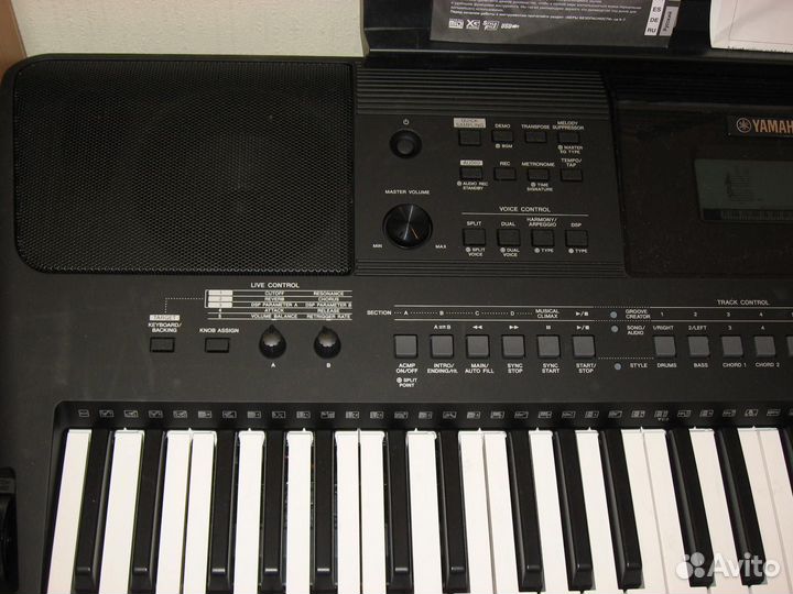 Синтезатор Yamaha PSR-E463 со стойкой