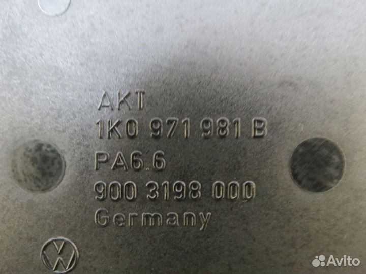 Крышка блока предохранителей Volkswagen Passat B6