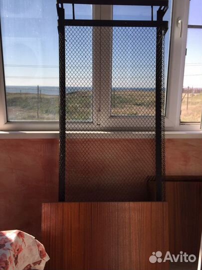 Кровать деревянная с панцирной сеткой, односпальна