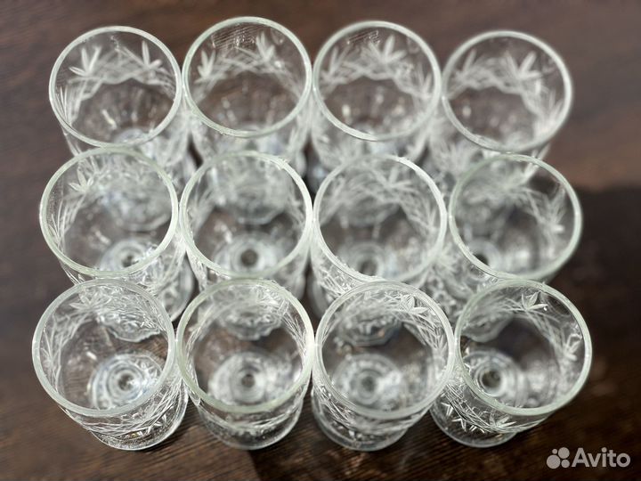 Рюмка хрустальная на ножке