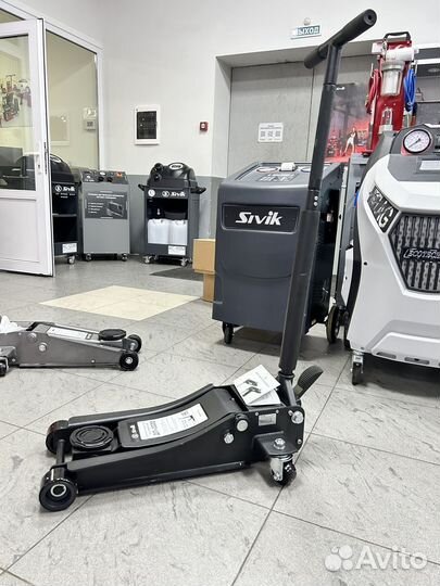 Домкрат подкатной для шиномонтажа сивик дп-3000