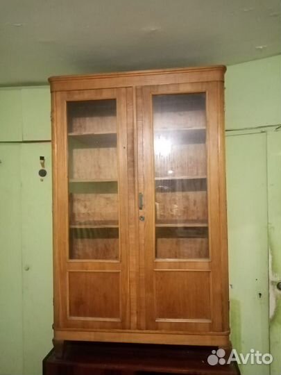 Сервант и шкаф СССР. Дерево