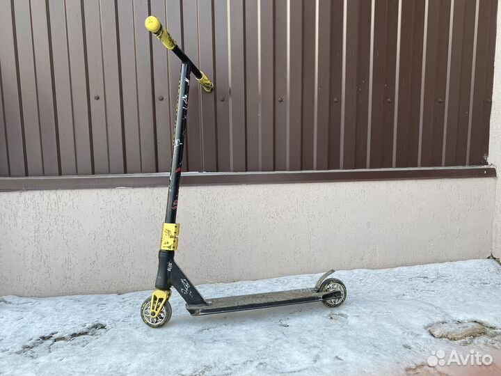 Трюковой самокат