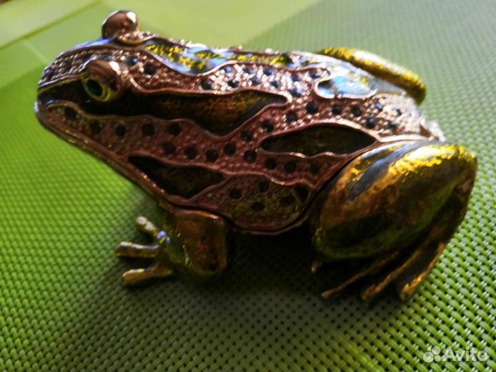 Лягушка декоративная