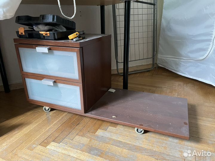 Тумба прикроватная