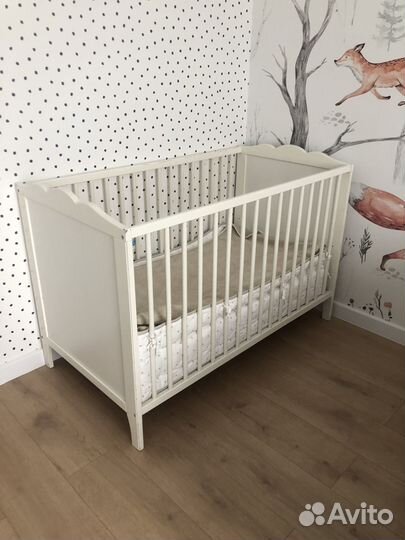 Детская кроватка Икеа с матрасиком и бортиками