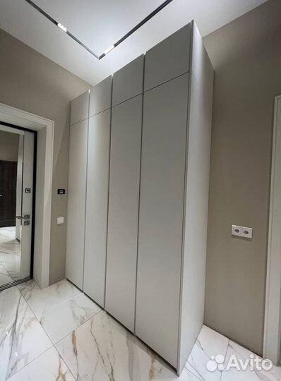 Шкаф распашной