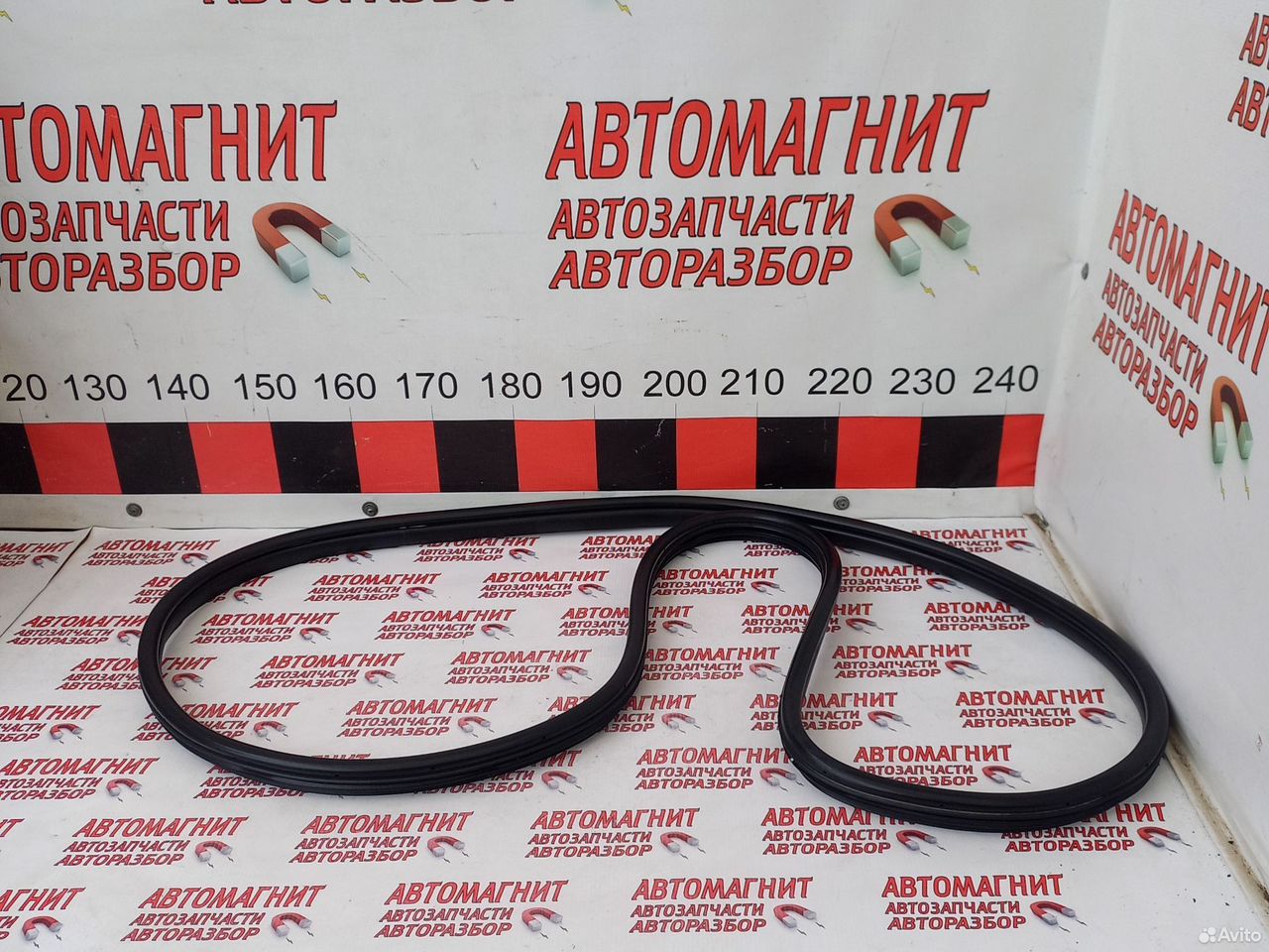 Уплотнитель двери передней левой Хендай Соната 8DN