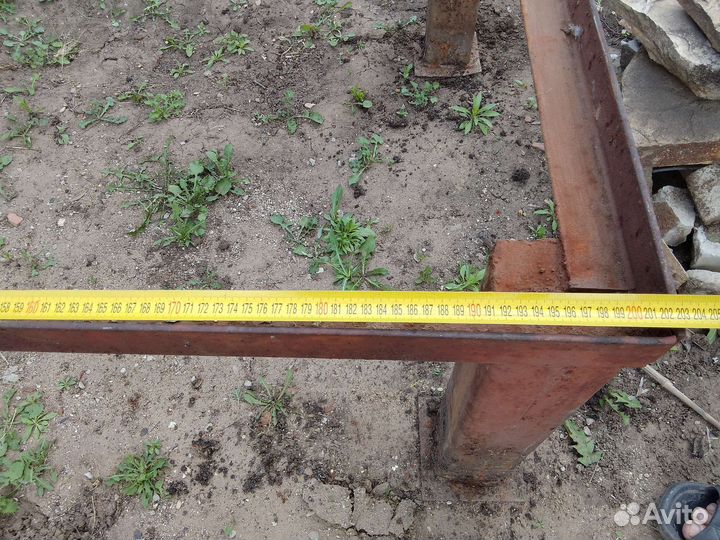 Подставка под бак