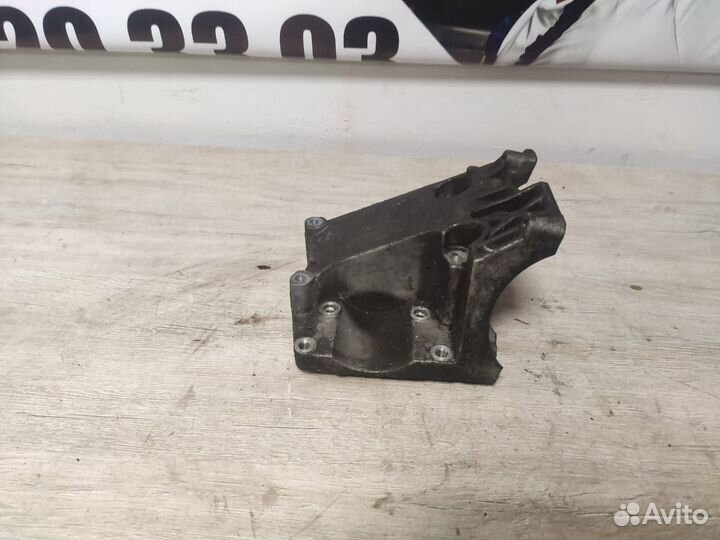 Кронштейн компрессора Форд Фокус2 1.6