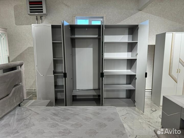 Спальный гарнитур Стефани 6дв в золоте