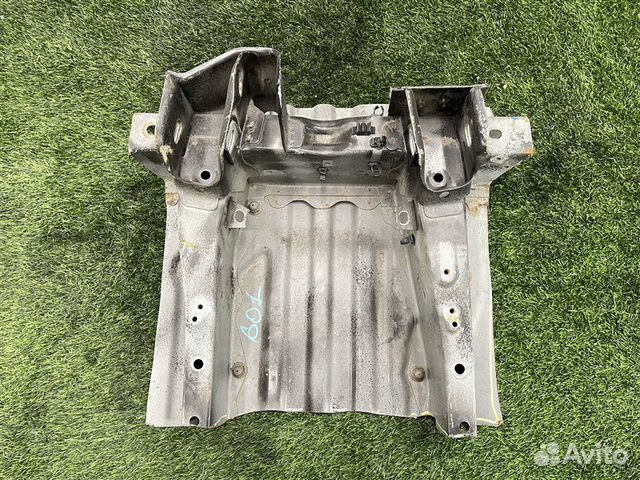 Крепление рычага заднее Toyota Regius / Touring