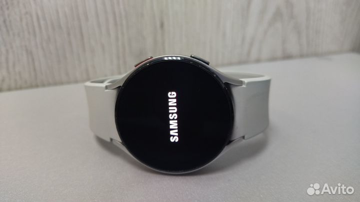 Умные часы Samsung Galaxy Watch4 44 мм GPS