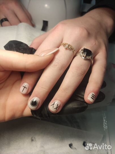 Маникюр и педикюр