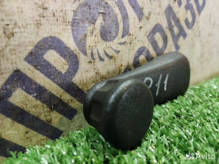 Ручка стеклоподъемника Toyota Avensis универсал