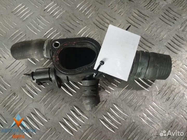 Фланец (тройник) системы охлаждения Volkswagen B6