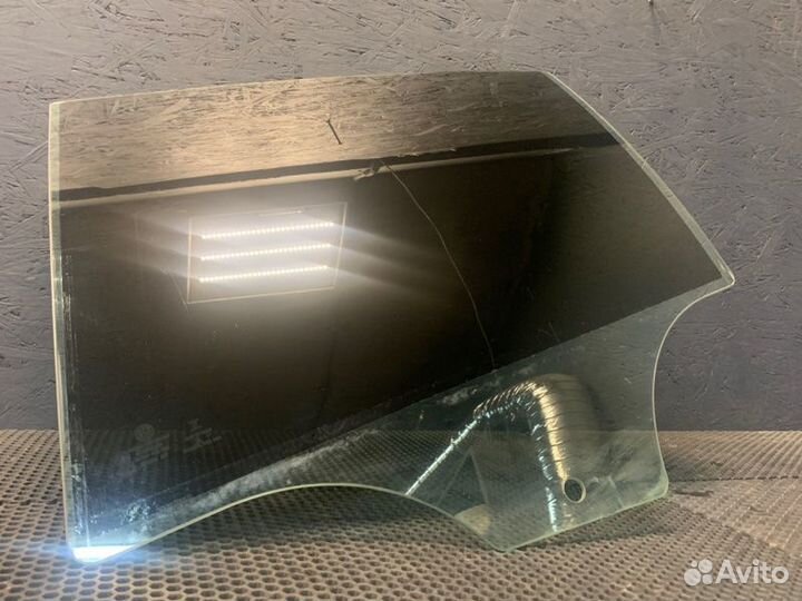 Стекло двери заднее левое Bmw 520I F10 N20 2015