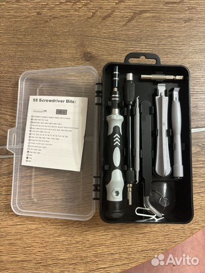 Отвертка с набором бит и инструментов 117в 1