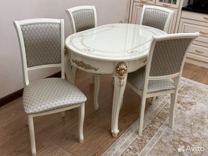 Столы и стулья———