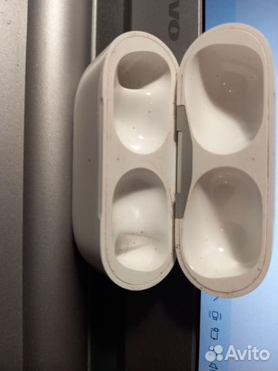 Футляр для наушников Apple A2190