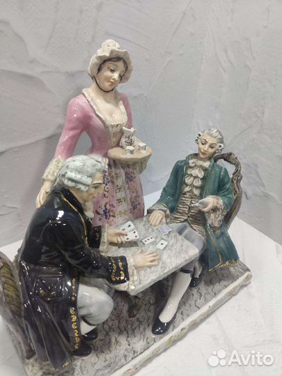 Фарфор.Статуэтка