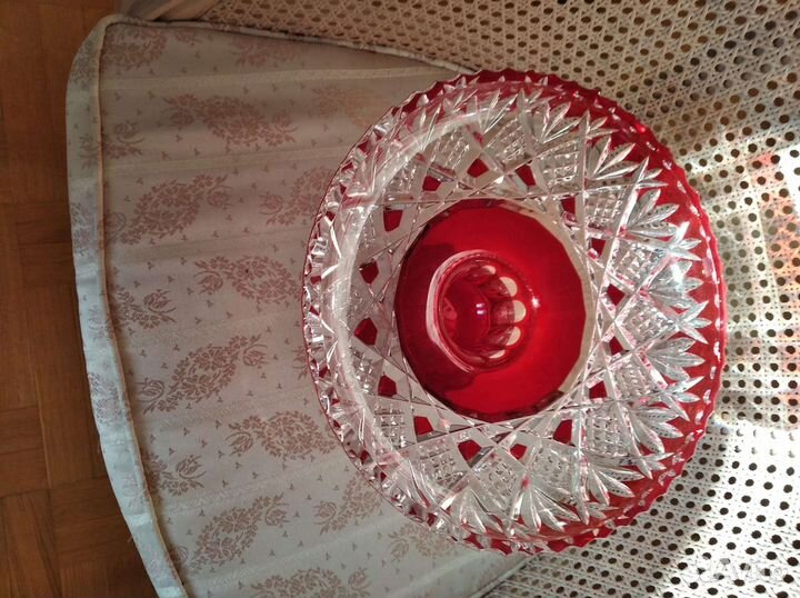 Хрустальная ваза прошлого столетия