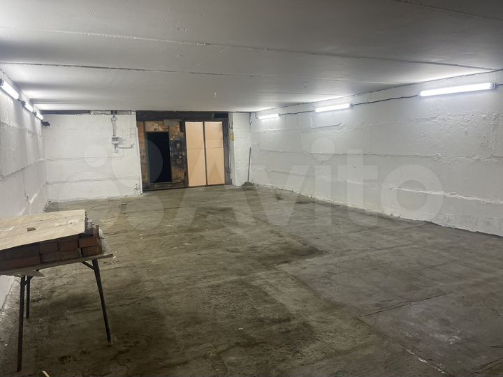 Гараж, > 30 м²