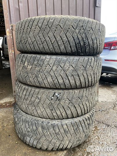 Goodyear UltraGrip Ice Arctic SUV 235/65 R17 108T
