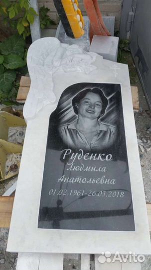 Памятники из мрамора и гранита