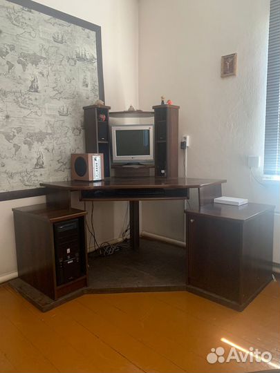 Компьютерный стол