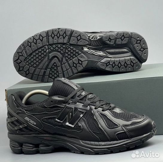Черные New Balance 1906