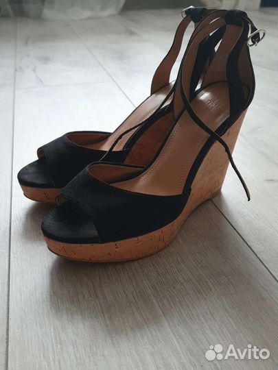 Босоножки hm