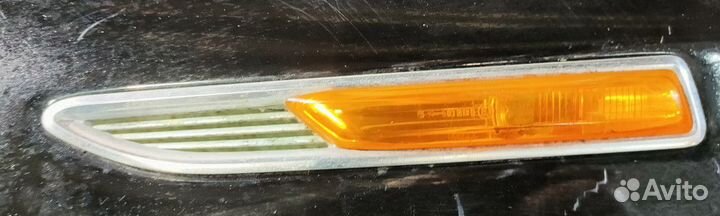 Повторитель на крыло левый желтый для Ford