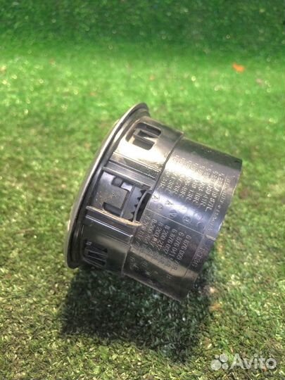 Дефлектор воздушный Renault Duster HSM K4M A606