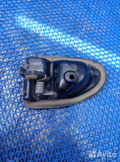 Внутренняя ручка двери Renault Logan седан K7MF710