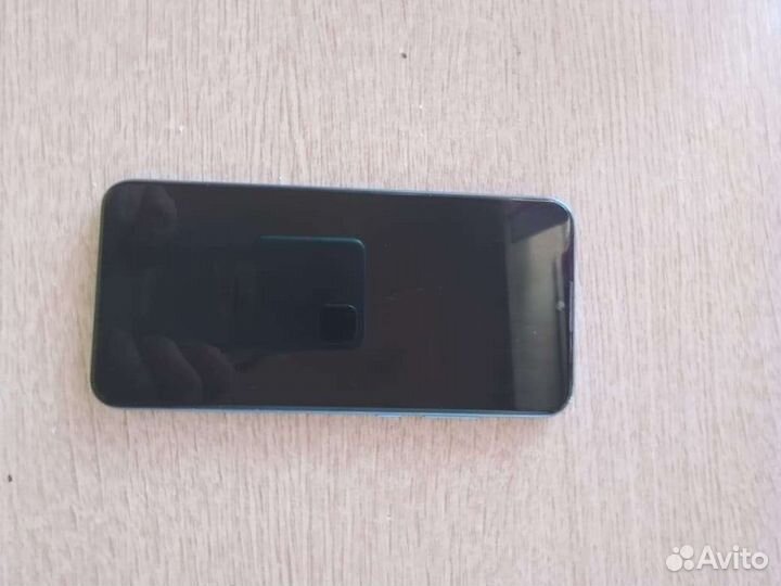 Продам смартфон honor 10 life