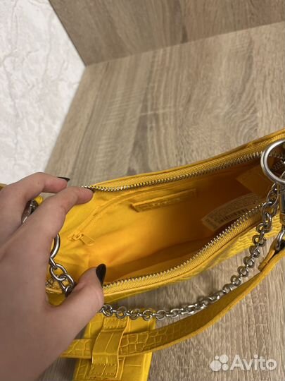 Сумка женская желтая Bershka