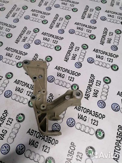 Кронштейн Фольксваген Гольф 5