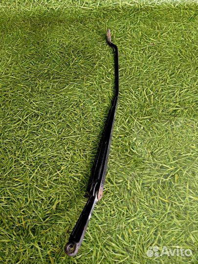 Щеткодержатель правый для Форд Фокус 1 1.6л 2003г