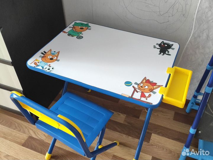 Детский столик и стульчик