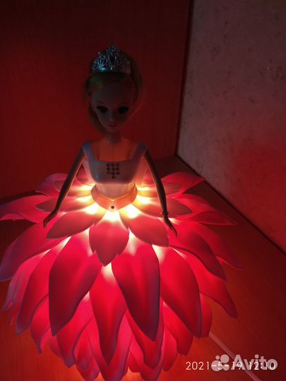 Светильник-ночник. Ростовые цветы из изолона