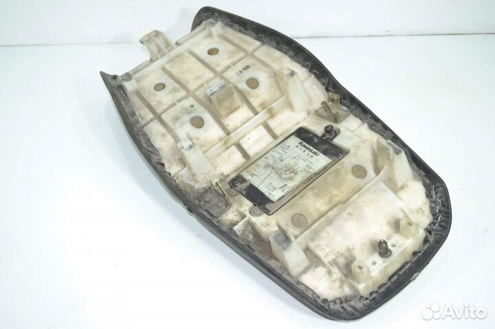 Сиденье Kawasaki ZZR400-2