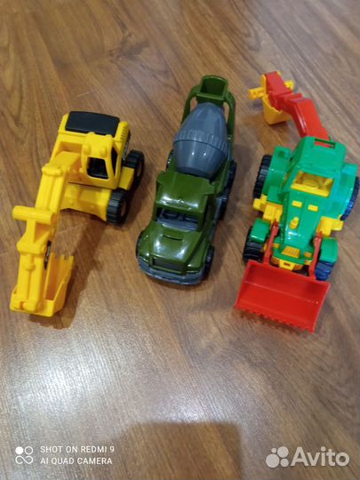 Трактор игрушки