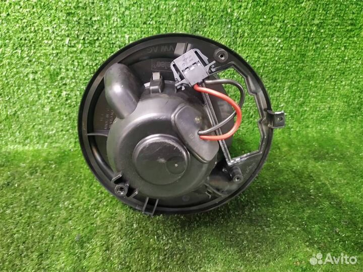 Моторчик печки Volkswagen Passat (B6) (2005-2010)