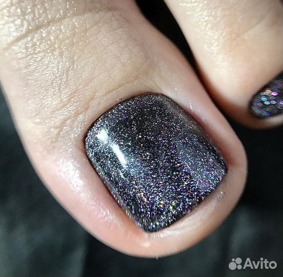 Педикюр с покрытием лаком