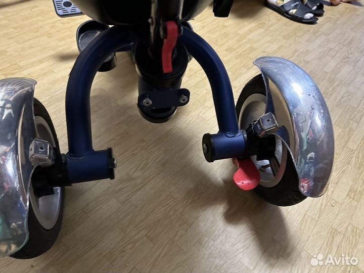 Детский велосипед с ручкой